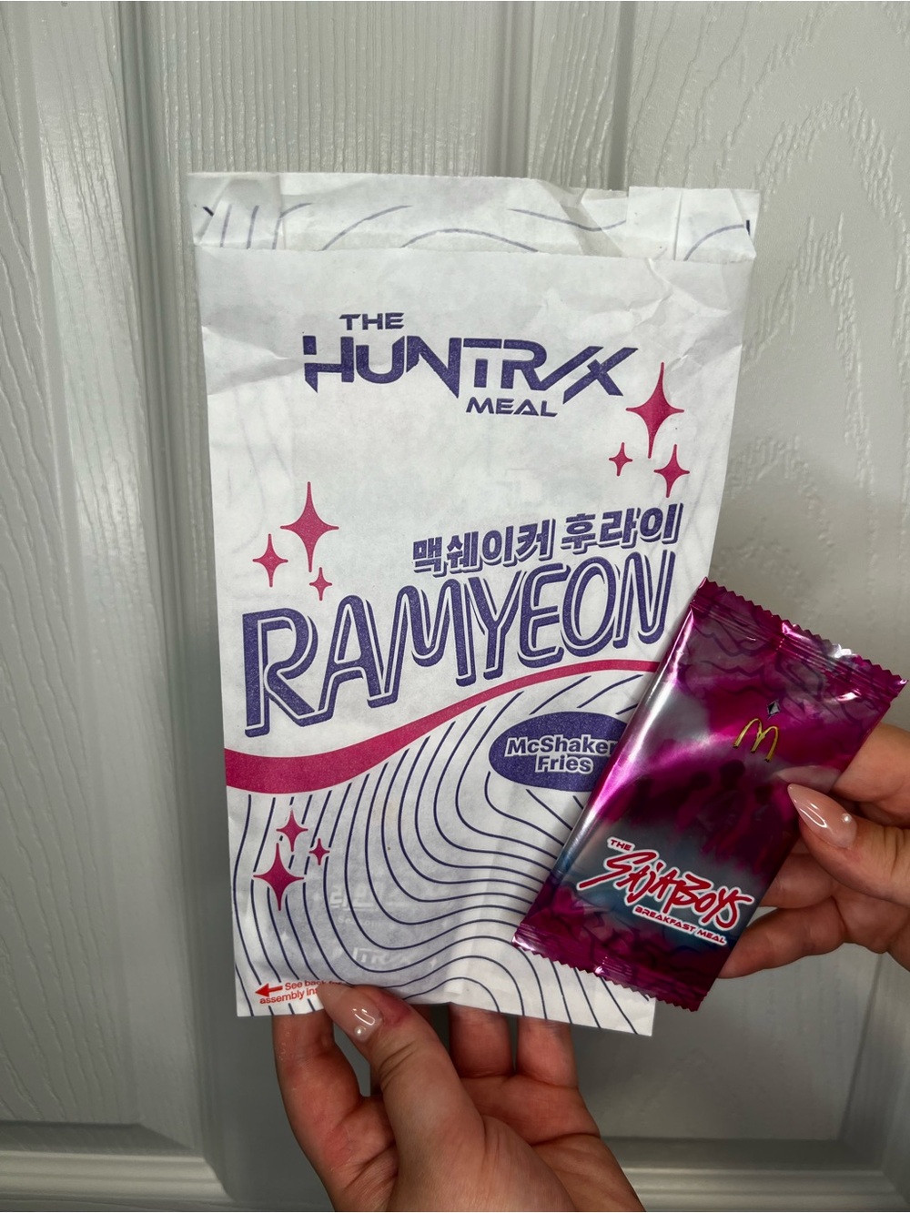 The Huntrx Meal Ramyeon Collectible McShaker Fries - Saja Boys Card Pack